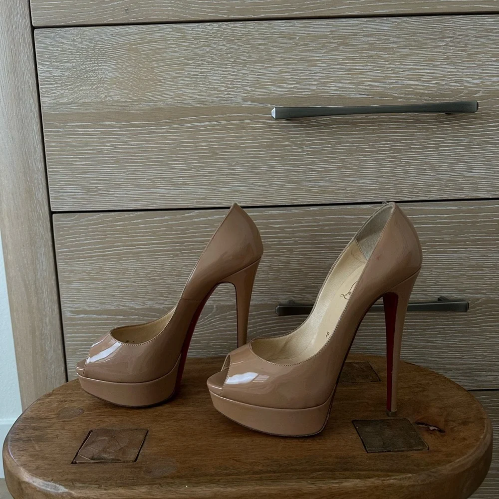 Christian Louboutin 38 heel